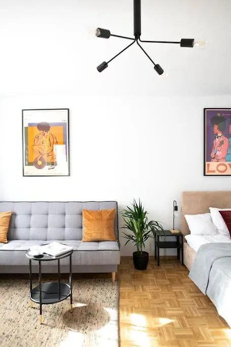 Oomph Warsaw Center Well Designed Apartment With Balcony