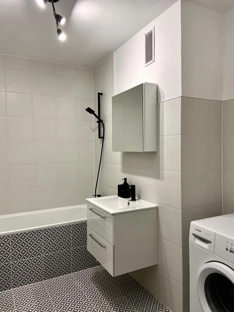 Oomph Warsaw Center Well Designed Apartment With Balcony